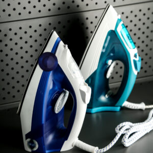 مكواة ملابس بخارية